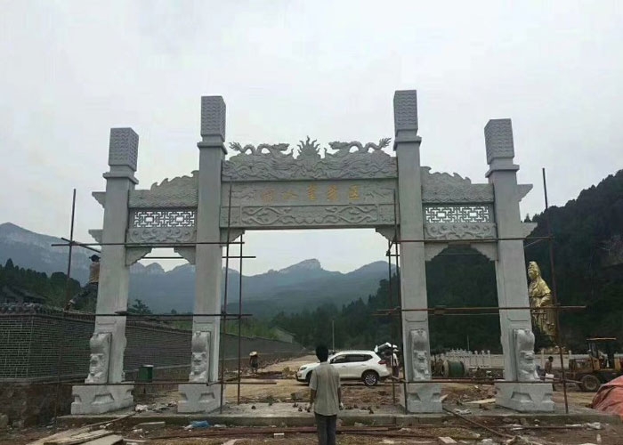石雕牌楼